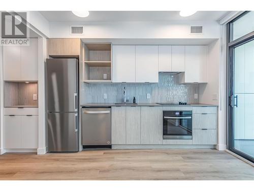 1488 Bertram Street Unit# 1101, Kelowna, BC - Indoor Photo Showing Kitchen