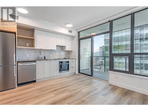 1488 Bertram Street Unit# 1101, Kelowna, BC - Indoor Photo Showing Kitchen