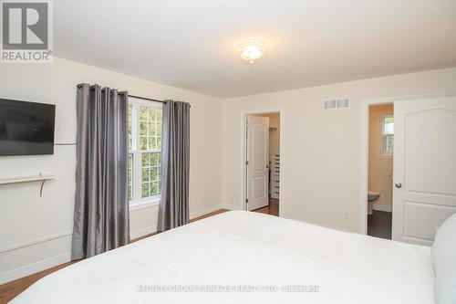 1252 North Bay Drive, Kawartha Lakes (Kirkfield), ON - Indoor Photo Showing Bedroom