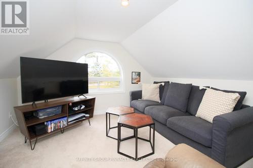 1252 North Bay Drive, Kawartha Lakes (Kirkfield), ON - Indoor Photo Showing Living Room