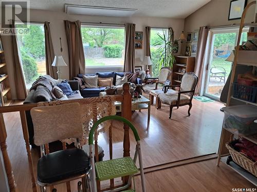 303 3Rd Street, Vonda, SK - Indoor Photo Showing Living Room