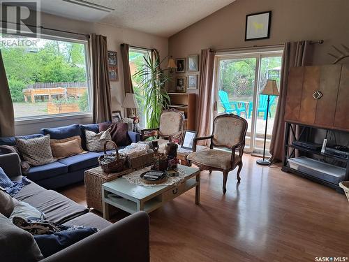 303 3Rd Street, Vonda, SK - Indoor Photo Showing Living Room