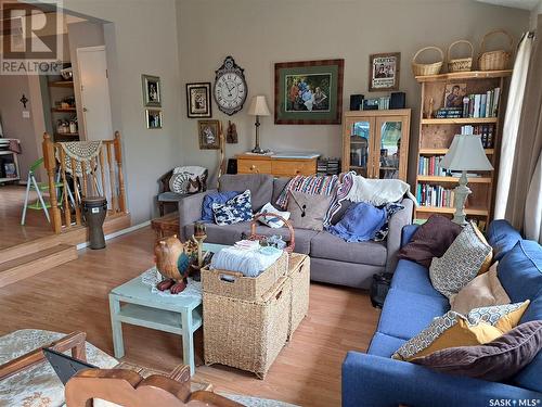 303 3Rd Street, Vonda, SK - Indoor Photo Showing Living Room