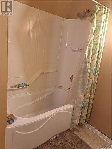 303 3Rd Street, Vonda, SK - Indoor Photo Showing Bathroom