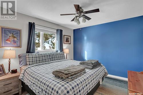 214 Halifax Street N, Regina, SK - Indoor Photo Showing Bedroom