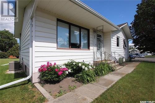 701 4Th Avenue, Raymore, SK - Outdoor