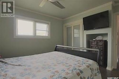 701 4Th Avenue, Raymore, SK - Indoor Photo Showing Bedroom