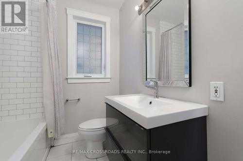 82 Mccarthy Street, Orangeville, ON - Indoor Photo Showing Bathroom