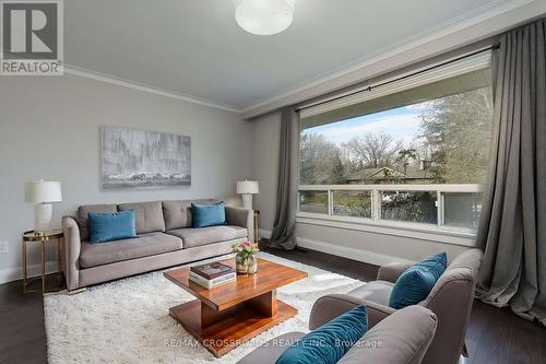 82 Mccarthy Street, Orangeville, ON - Indoor Photo Showing Living Room