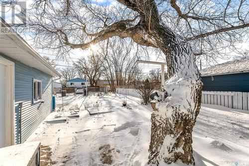 949 Vaughan Street W, Moose Jaw, SK - Outdoor