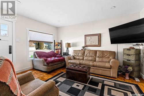 949 Vaughan Street W, Moose Jaw, SK - Indoor Photo Showing Living Room