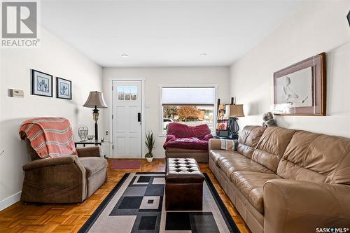 949 Vaughan Street W, Moose Jaw, SK - Indoor Photo Showing Living Room