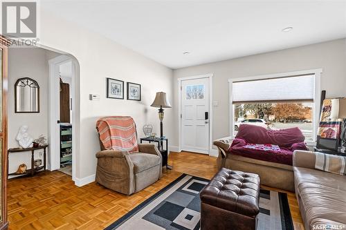 949 Vaughan Street W, Moose Jaw, SK - Indoor Photo Showing Living Room