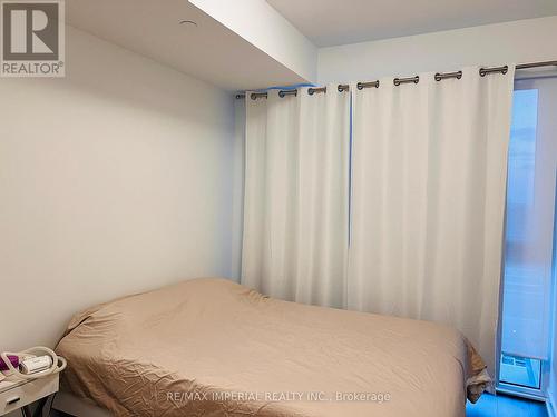 1907 - 105 Oneida Crescent, Richmond Hill, ON - Indoor Photo Showing Bedroom