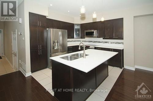 145 Popplewell Crescent, Ottawa, ON - Indoor Photo Showing Kitchen With Stainless Steel Kitchen With Double Sink With Upgraded Kitchen