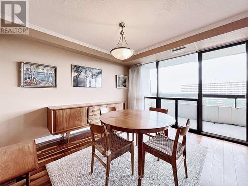 912 - 8111 Yonge Street, Markham, ON - Indoor Photo Showing Dining Room