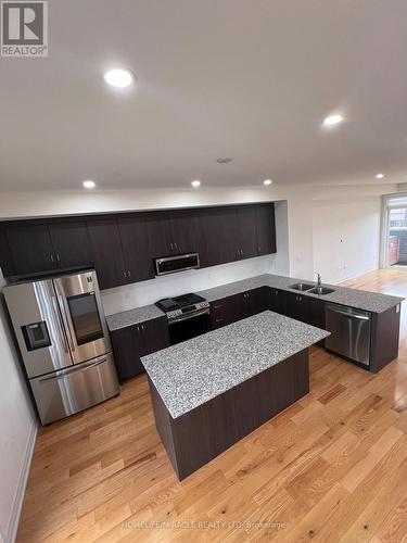 45 Shatner Turnabout, Vaughan, ON - Indoor Photo Showing Kitchen With Double Sink