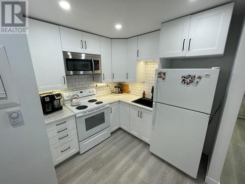 668 75Th Avenue Unit# 2, Grand Forks, BC - Indoor Photo Showing Kitchen