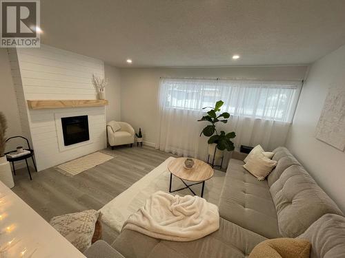 668 75Th Avenue Unit# 2, Grand Forks, BC - Indoor With Fireplace