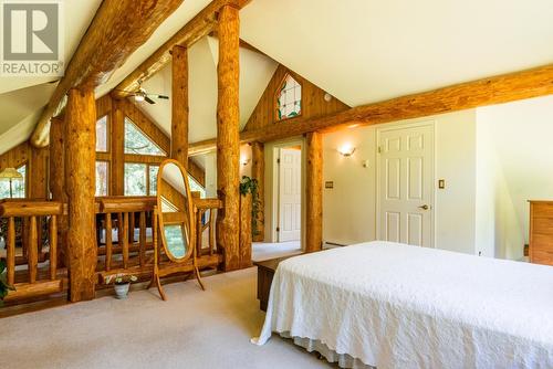 3150 Hanna Creek Road, Warfield, BC - Indoor Photo Showing Bedroom