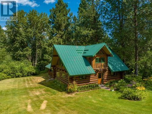 3150 Hanna Creek Road, Warfield, BC - Outdoor