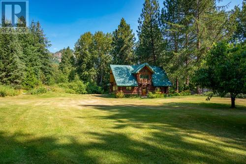 3150 Hanna Creek Road, Warfield, BC - Outdoor