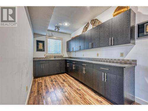 1010 Mt Revelstoke Place, Vernon, BC - Indoor Photo Showing Kitchen