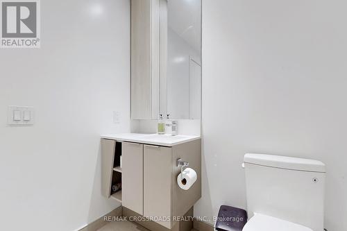 5804 - 3900 Confederation Parkway, Mississauga, ON - Indoor Photo Showing Bathroom