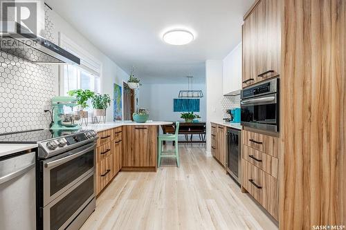 2513 Ewart Avenue, Saskatoon, SK - Indoor Photo Showing Kitchen With Upgraded Kitchen