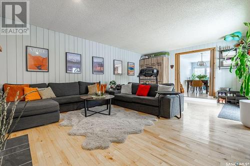 2513 Ewart Avenue, Saskatoon, SK - Indoor Photo Showing Living Room