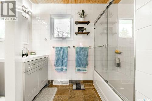 2513 Ewart Avenue, Saskatoon, SK - Indoor Photo Showing Bathroom