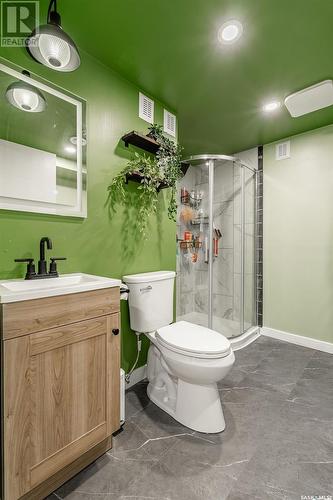 2513 Ewart Avenue, Saskatoon, SK - Indoor Photo Showing Bathroom