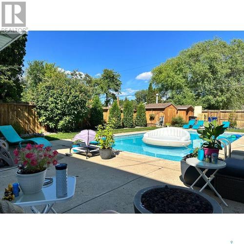 2513 Ewart Avenue, Saskatoon, SK - Outdoor With In Ground Pool With Backyard