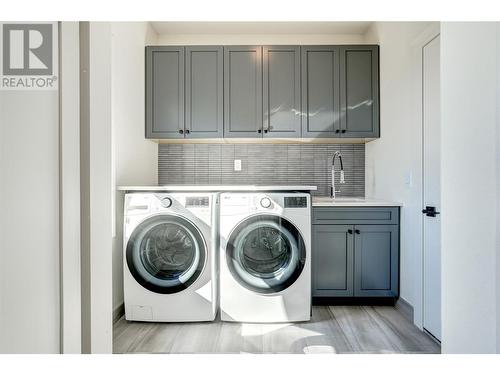 17531 Sanborn Street, Summerland, BC - Indoor Photo Showing Laundry Room