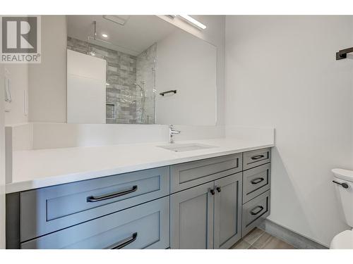 17531 Sanborn Street, Summerland, BC - Indoor Photo Showing Bathroom