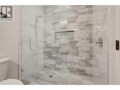 17531 Sanborn Street, Summerland, BC - Indoor Photo Showing Bathroom