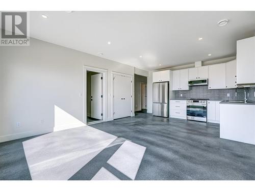 17531 Sanborn Street, Summerland, BC - Indoor Photo Showing Kitchen