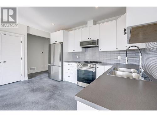 17531 Sanborn Street, Summerland, BC - Indoor Photo Showing Kitchen With Double Sink With Upgraded Kitchen