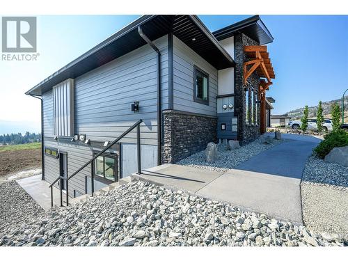 17531 Sanborn Street, Summerland, BC - Outdoor