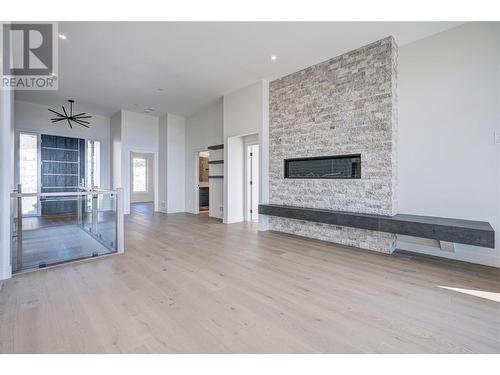 17531 Sanborn Street, Summerland, BC - Indoor Photo Showing Living Room With Fireplace