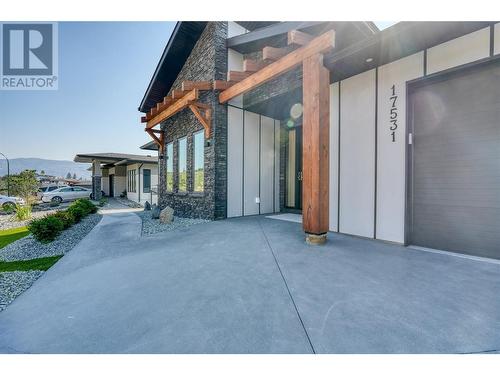 17531 Sanborn Street, Summerland, BC - Outdoor