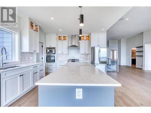 17531 Sanborn Street, Summerland, BC - Indoor Photo Showing Kitchen With Upgraded Kitchen