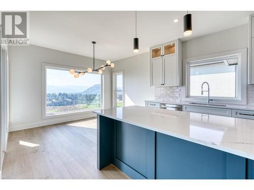 17531 Sanborn Street, Summerland, BC - Indoor Photo Showing Kitchen With Upgraded Kitchen