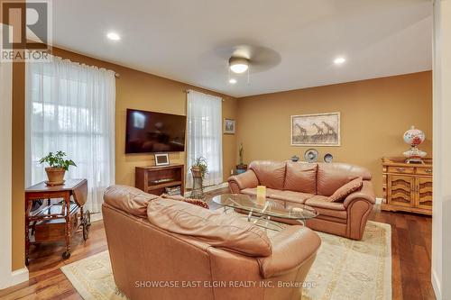 134 Rutherford Avenue, Aylmer (Ay), ON - Indoor Photo Showing Living Room