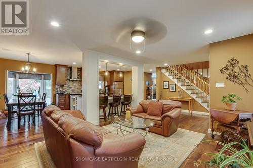 134 Rutherford Avenue, Aylmer (Ay), ON - Indoor Photo Showing Living Room