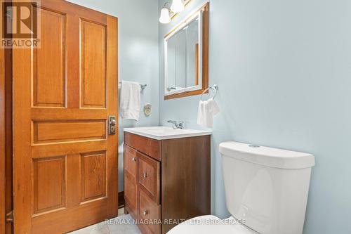 259 Niagara Street, St. Catharines (451 - Downtown), ON - Indoor Photo Showing Bathroom