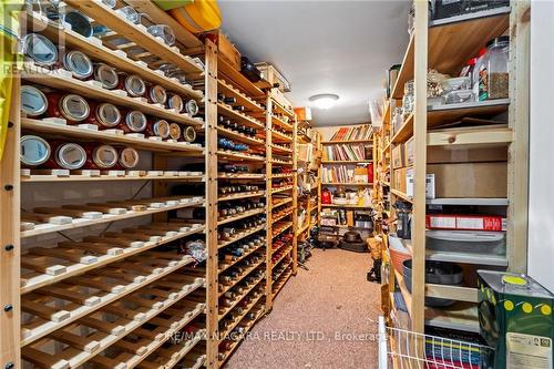 305 John Street, Niagara-On-The-Lake, ON - Indoor With Storage