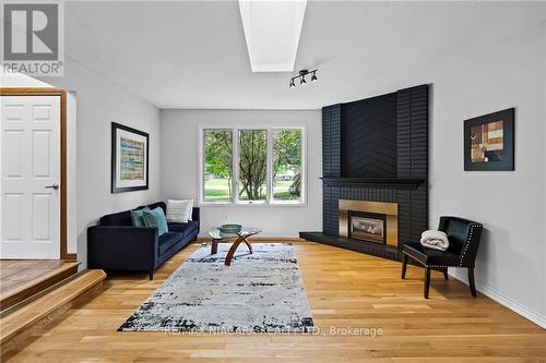 404 Line 2 Road, Niagara-On-The-Lake, ON - Indoor With Fireplace