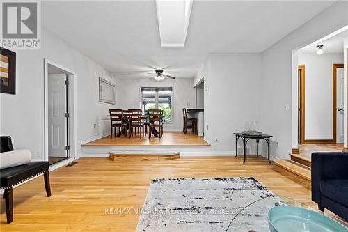 404 Line 2 Road, Niagara-On-The-Lake, ON - Indoor Photo Showing Living Room