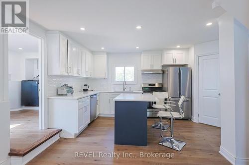 532 Ridgeway Road, Fort Erie, ON - Indoor Photo Showing Kitchen With Upgraded Kitchen